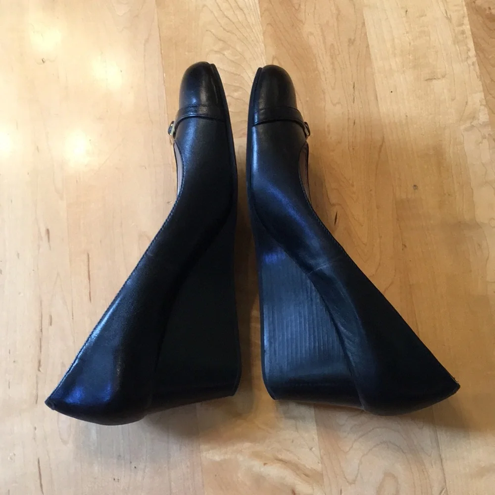COLE HAAN | Grand Black Leather Wedge Pumps